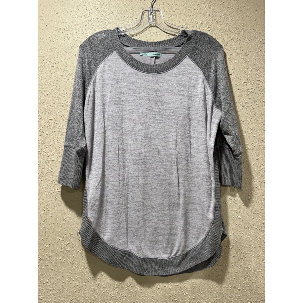 Maurices Womens Grey Raglan 3/4 Sleeve Knit Top Curved Hem Size Medium